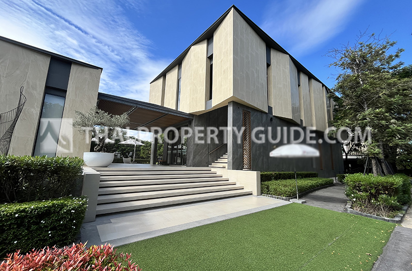 House with Shared Pool in Bangnatrad 